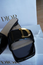 Bild in Galerie-Viewer laden, C’est Dior slides