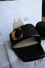 Bild in Galerie-Viewer laden, C’est Dior slides
